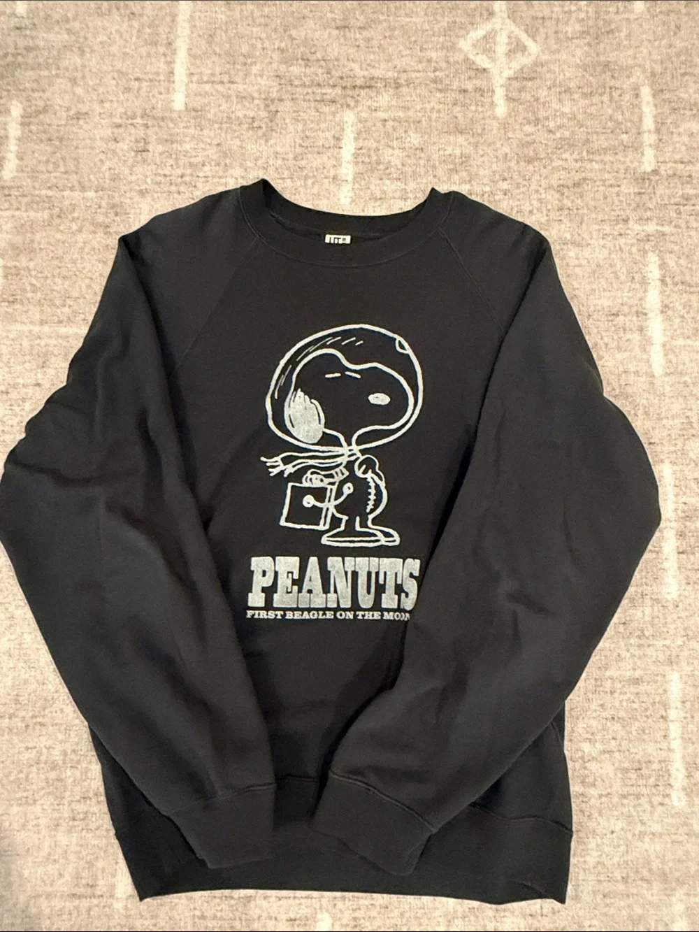 Peanuts Black Crewneck Sweatshirt with Snoopy Graphic Medium
